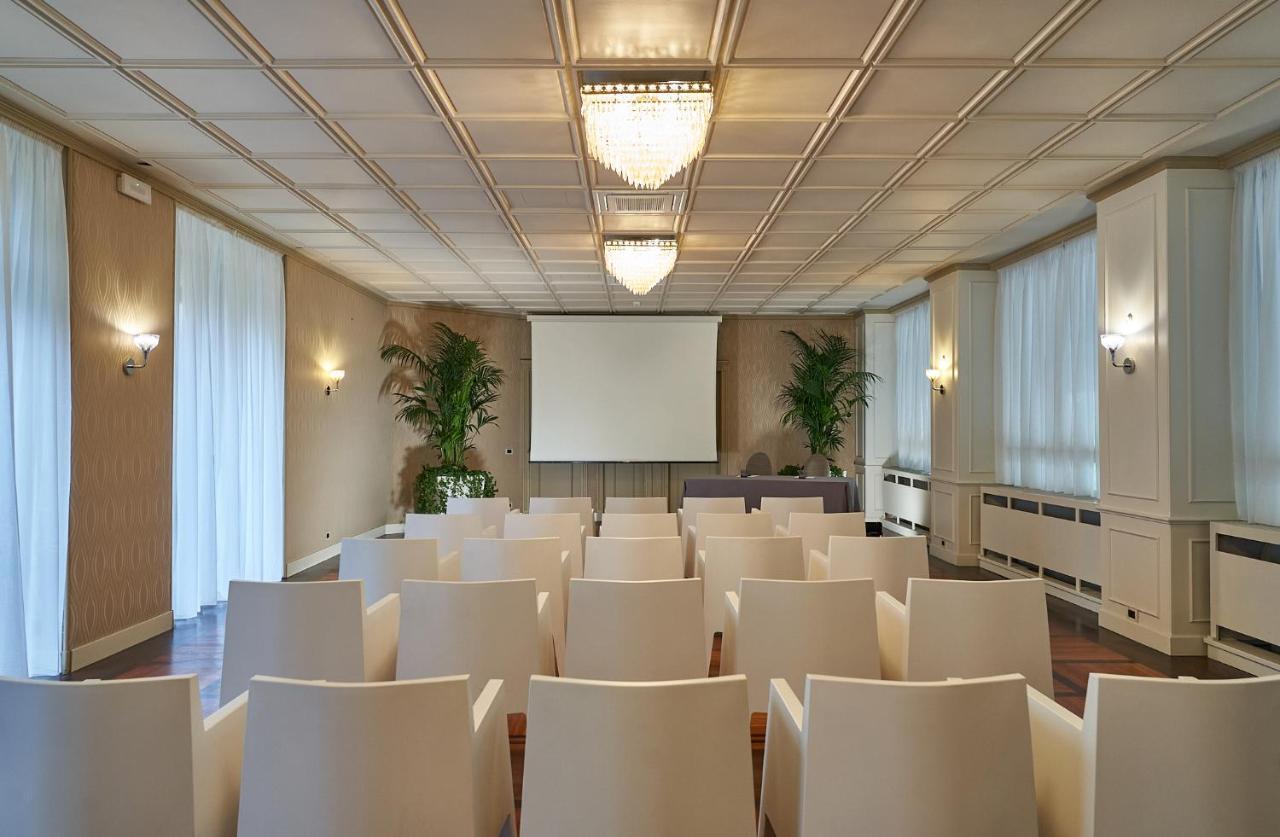 Hotel Astoria Biella Bagian luar foto